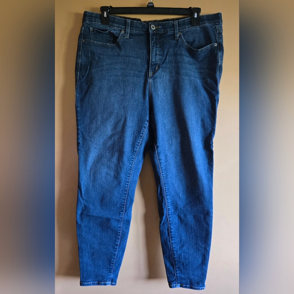 Torrid Sky High Skinny Jeans, 22R (waist = 19.25")